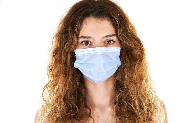 Coronavirus Mask Woman Portrait  - Engin_Akyurt / Pixabay